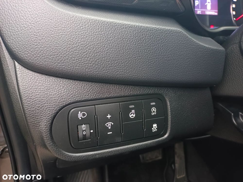 Kia Carens - 12
