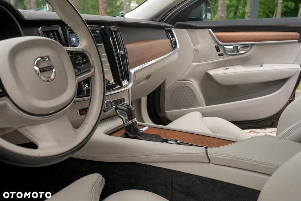 Volvo S90 D4 Inscription - 23