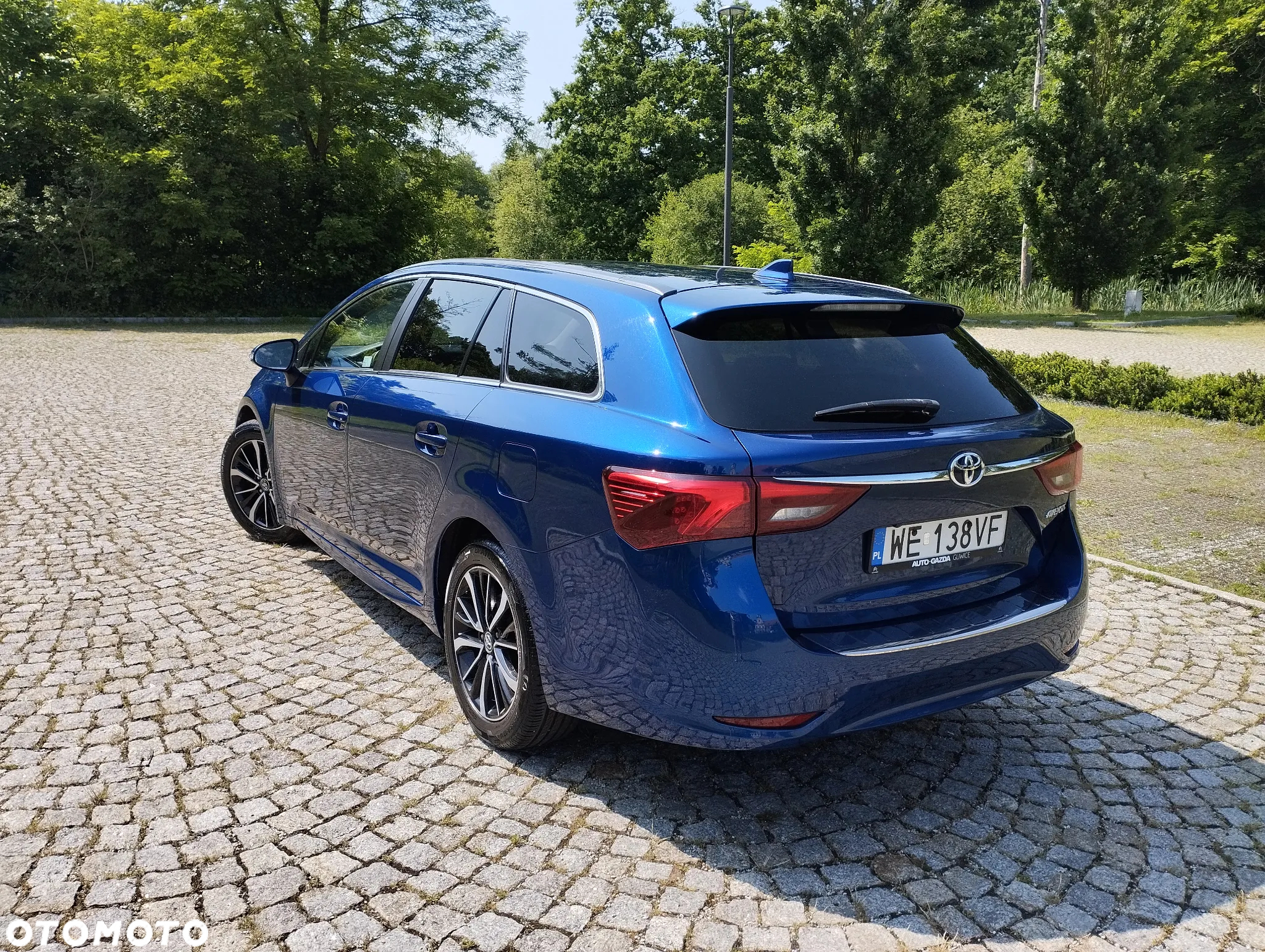 Toyota Avensis 2.0 D-4D Prestige - 22