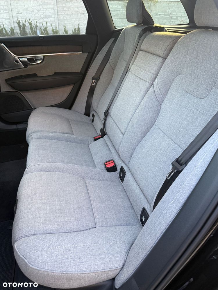 Volvo V90 Cross Country - 31