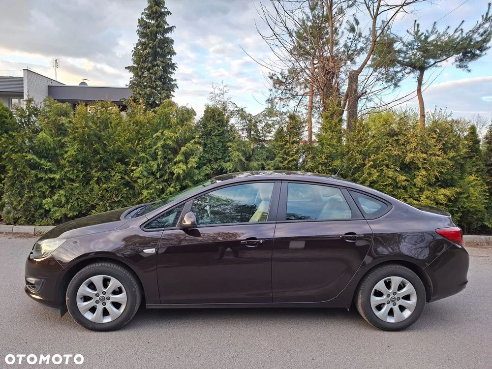 Opel Astra 1.6 Business - 2