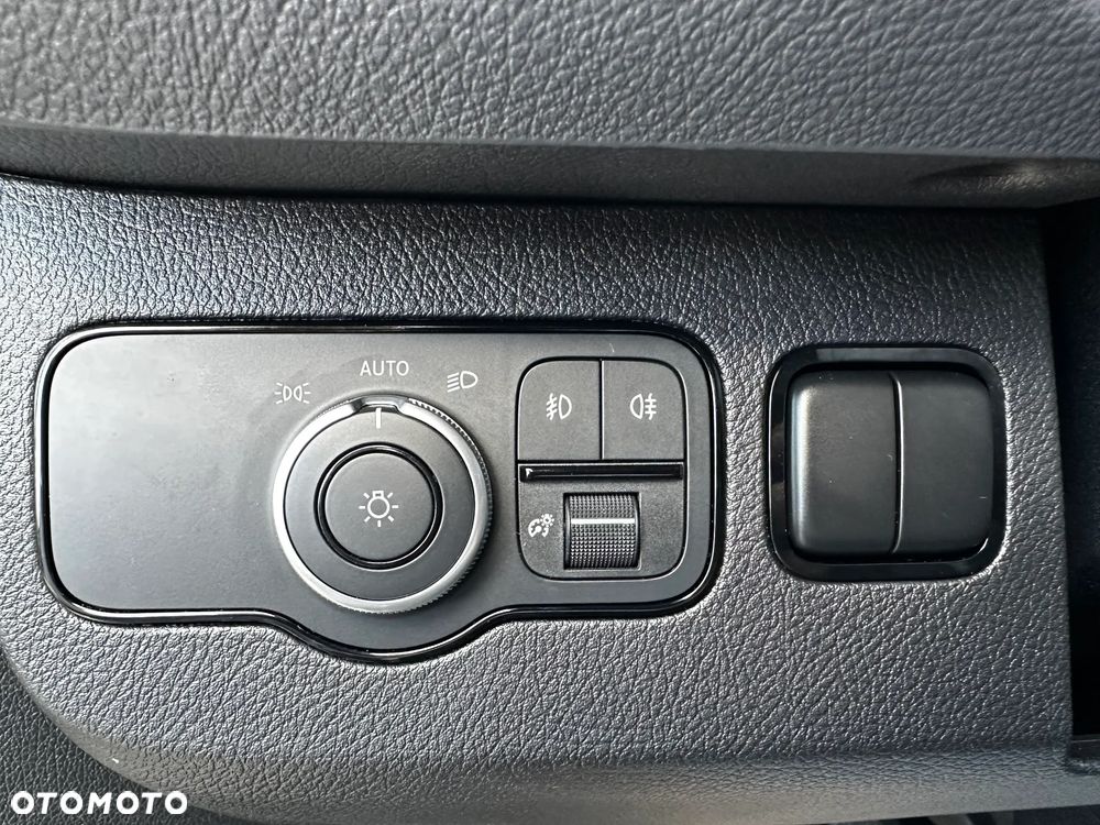 Mercedes-Benz Sprinter - 14