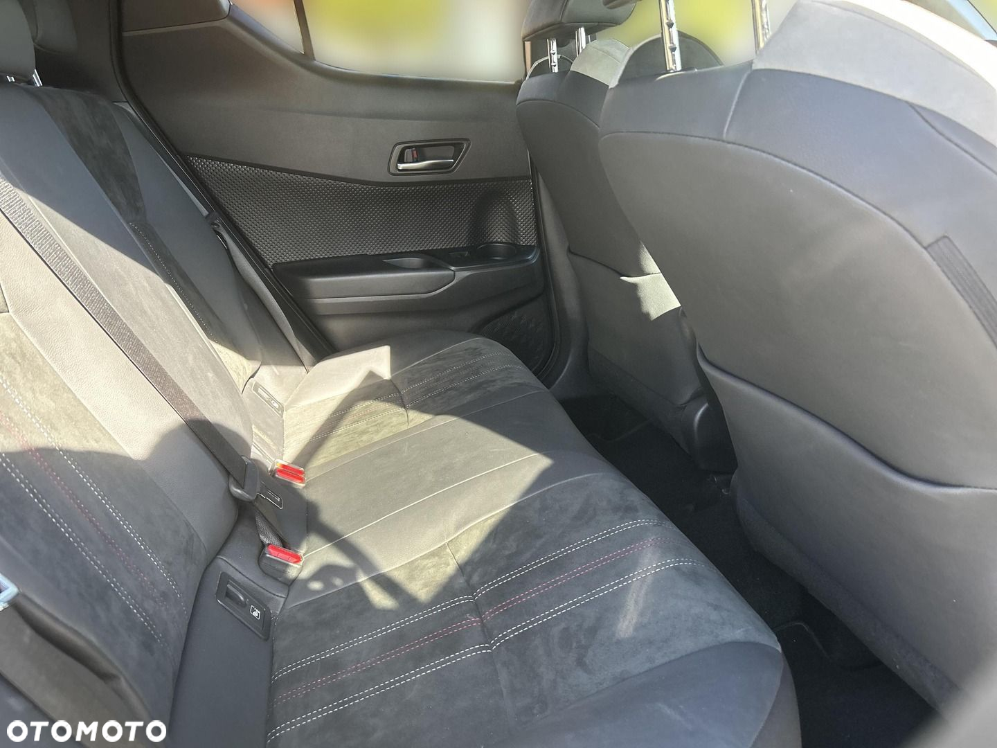 Toyota C-HR 2.0 Hybrid GR Sport - 11
