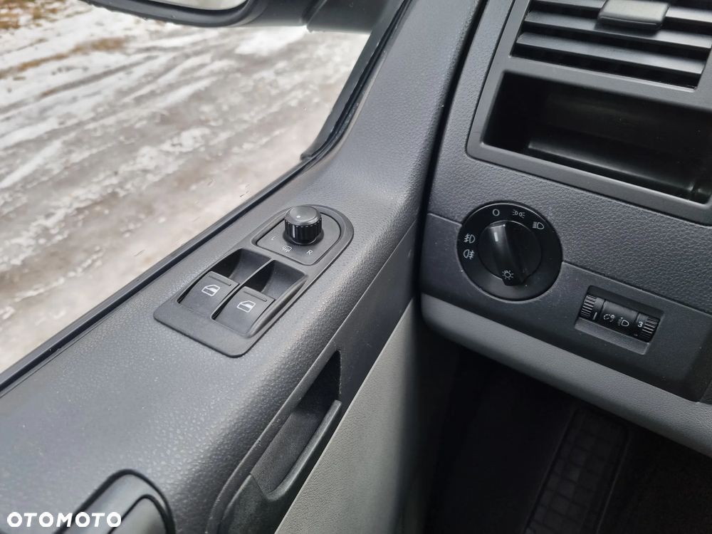 Volkswagen Transporter - 25