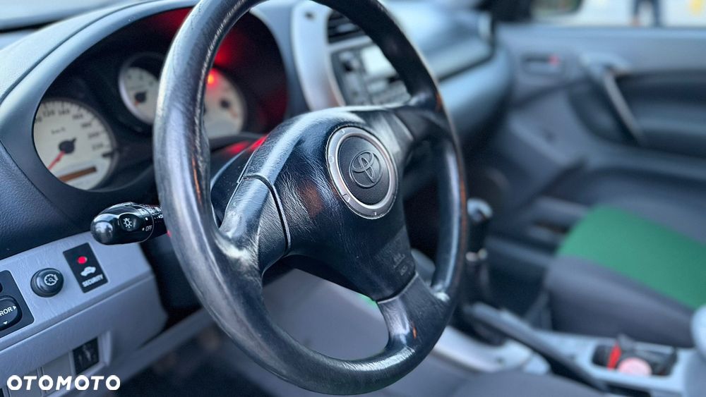 Toyota RAV4 4x4 Edition - 23