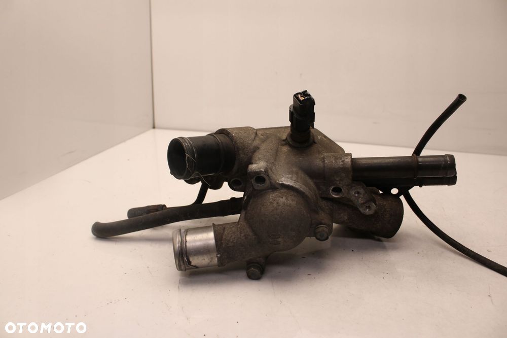 kia carens iii 2.0 b termostat obudowa termostatu - 2