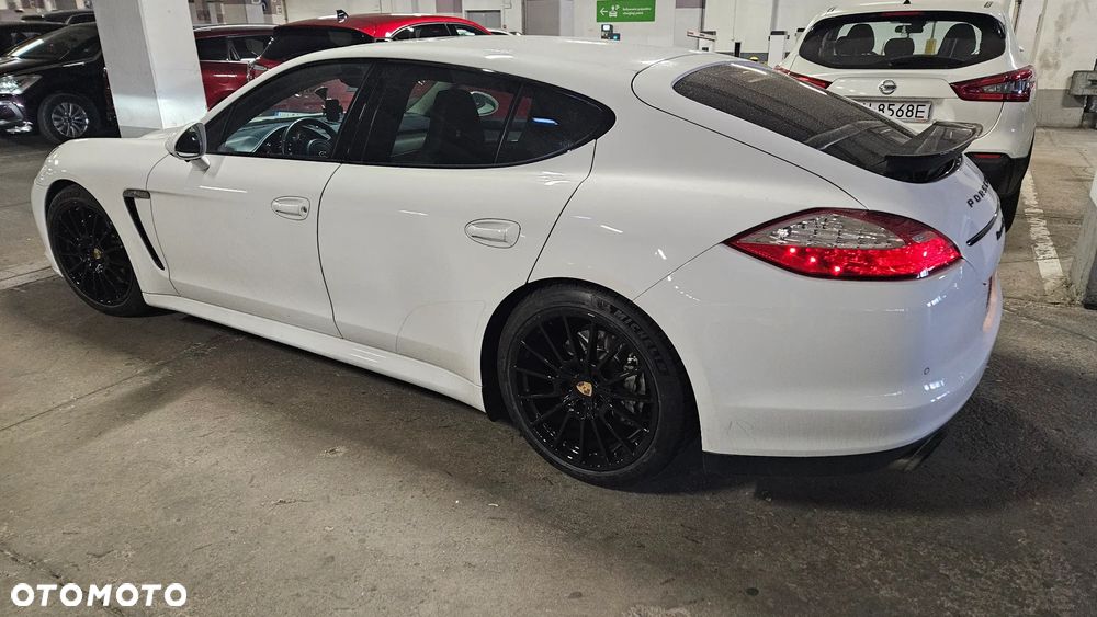 Porsche Panamera 4S - 4