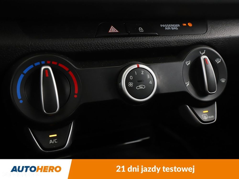Kia Rio - 21