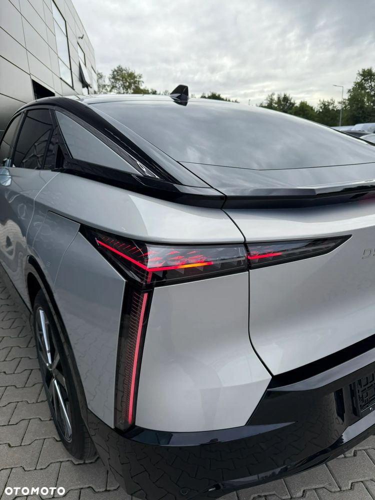 DS Automobiles N°8 - 12