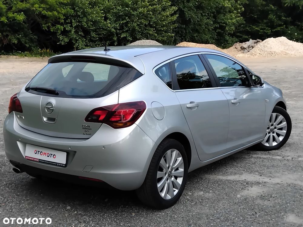 Opel Astra 2.0 CDTI DPF Automatik Cosmo - 4