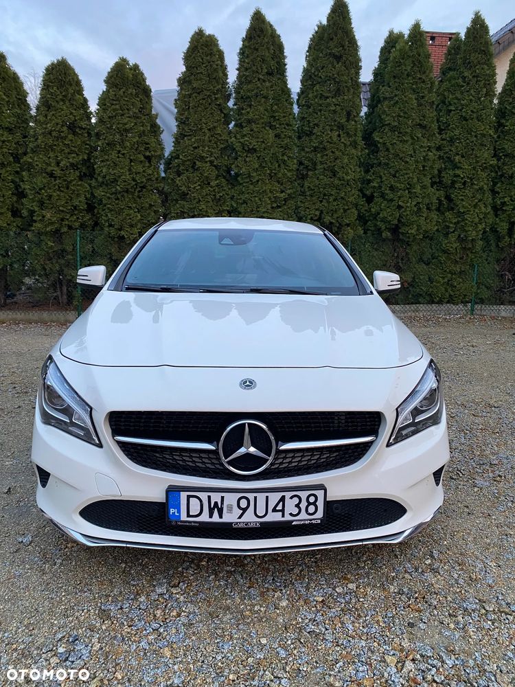 Mercedes-Benz CLA 180 7G-DCT UrbanStyle Edition - 1
