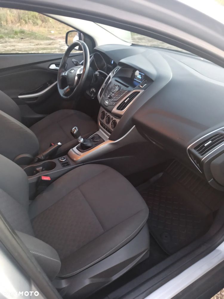 Ford Focus - 8