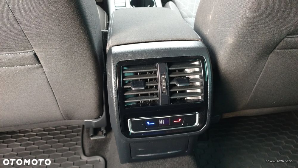 Volkswagen Passat 2.0 TDI Elegance DSG - 25