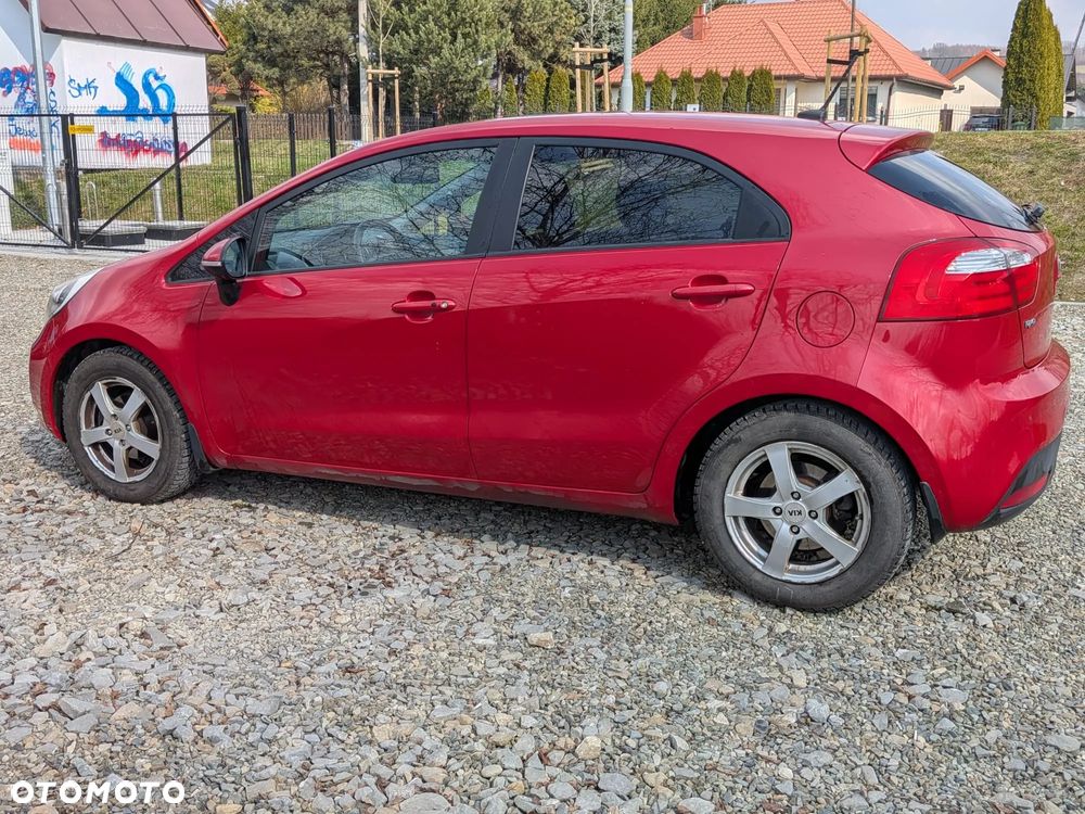 Kia Rio - 5