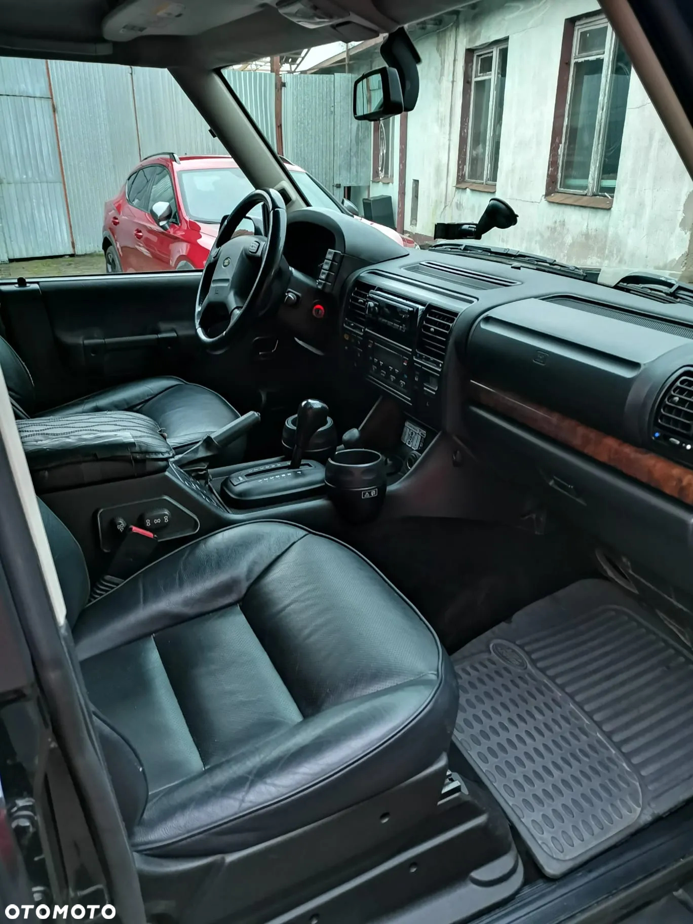 Land Rover Discovery - 12