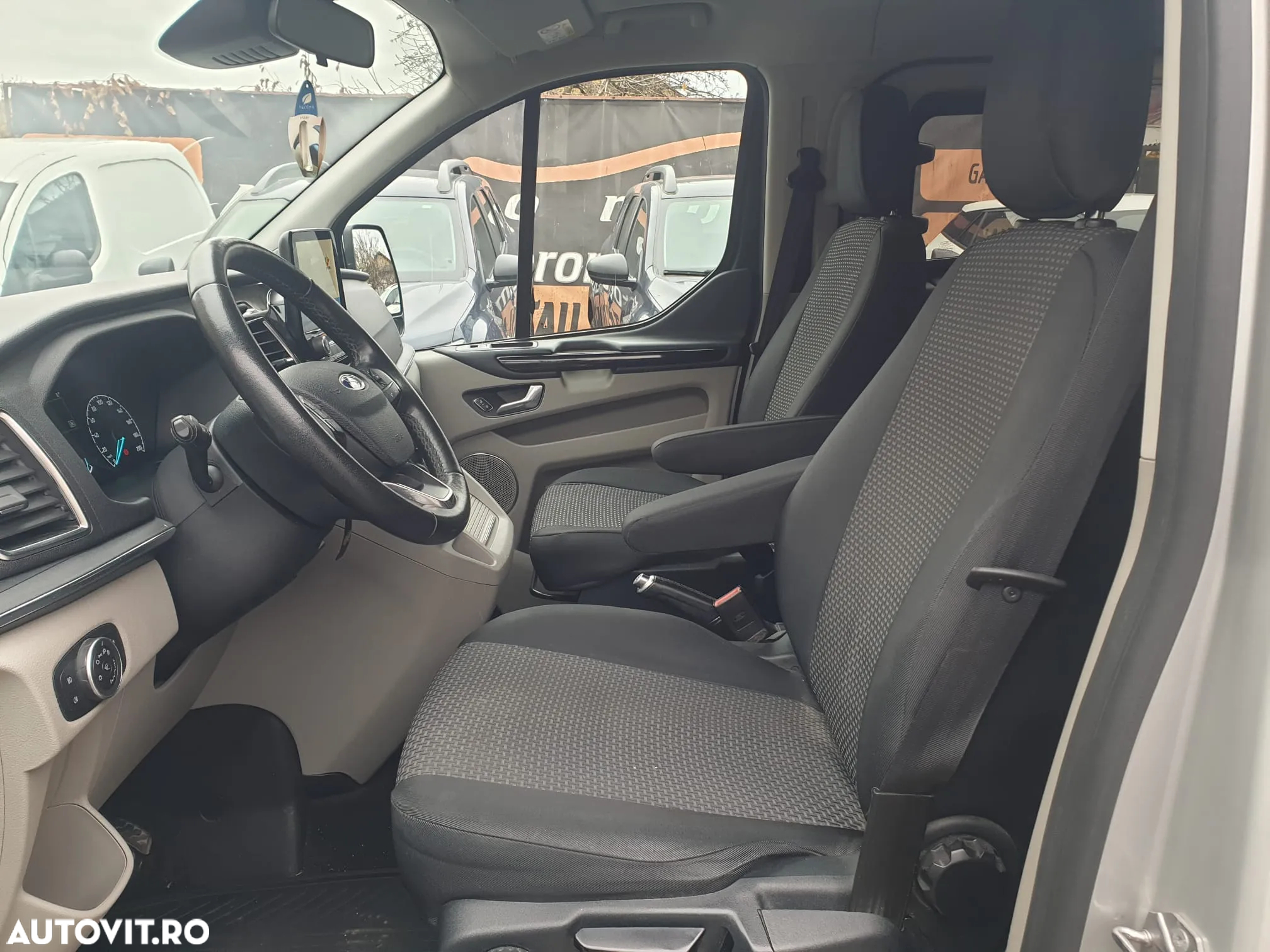 Ford Tourneo Custom - 18