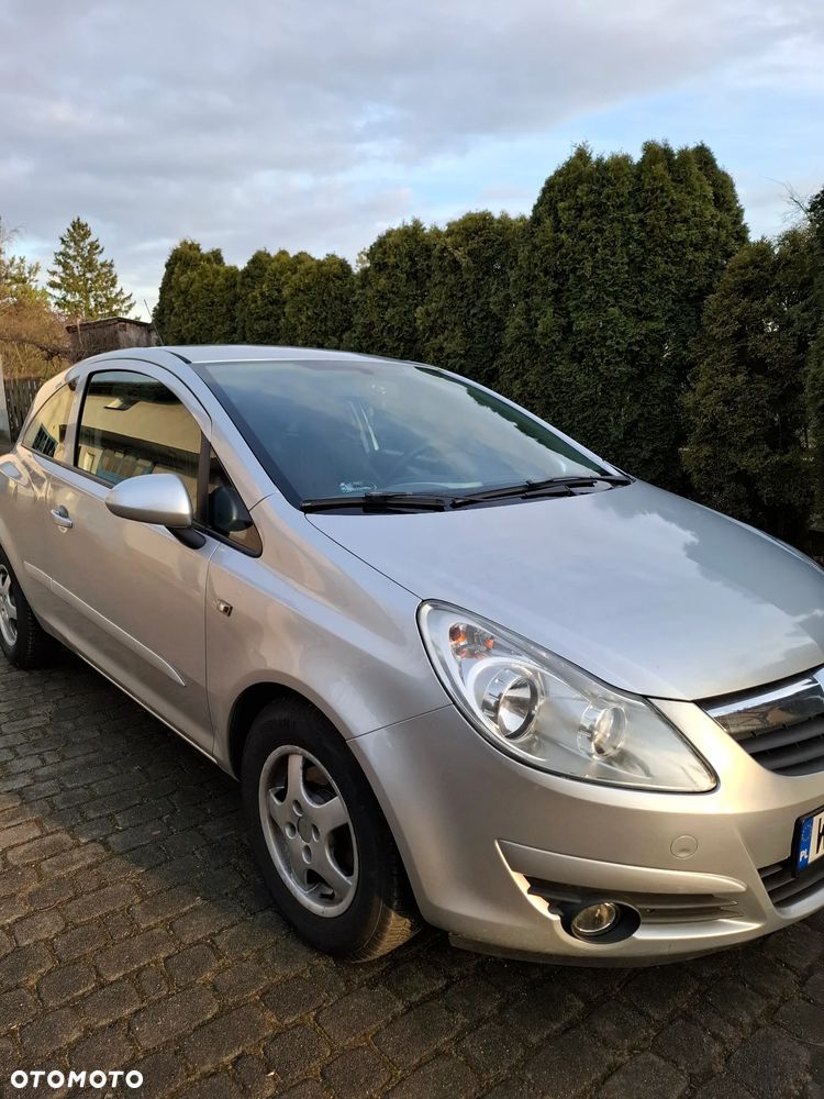 Opel Corsa 1.4 16V Cosmo - 9