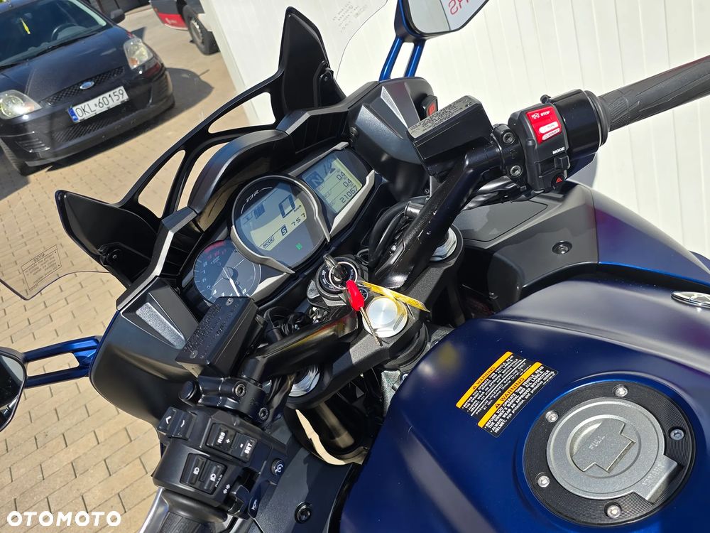 Yamaha FJR - 13