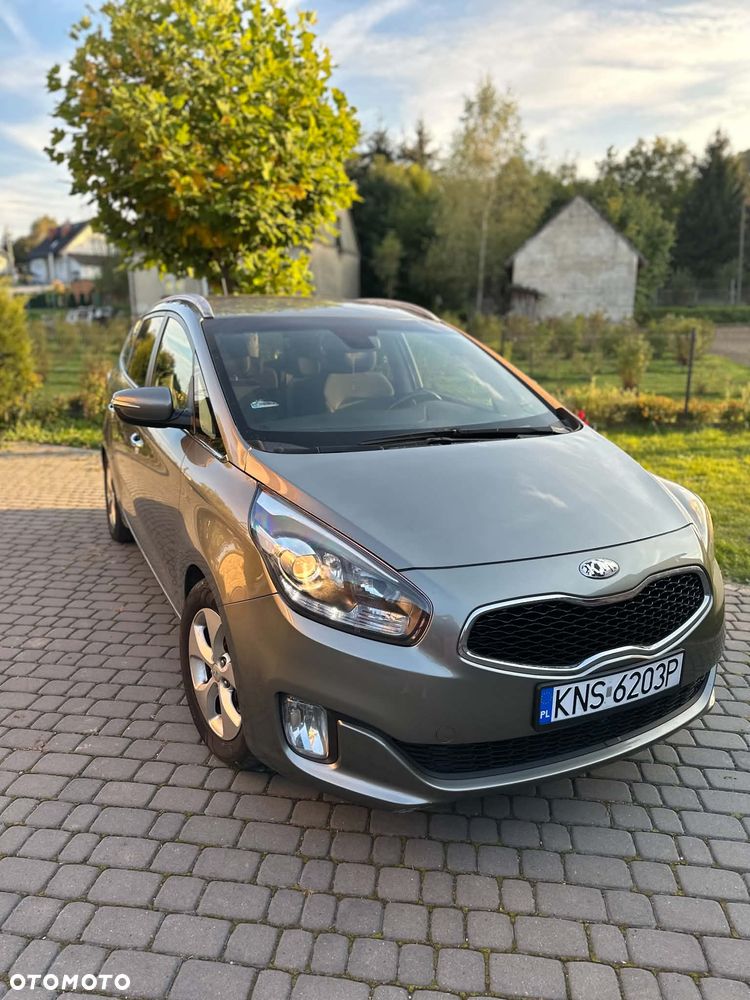 Kia Carens - 6