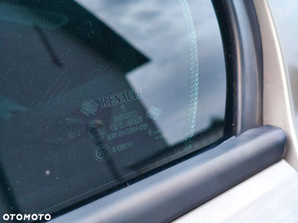 Renault Fluence 1.6 16V Expression Euro5 - 19