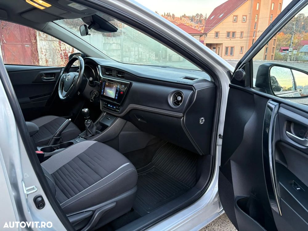 Toyota Auris 1.2 Turbo Touring Sports Team Deutschland - 12