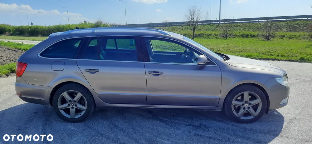 Skoda Superb 2.0 TDI Ambition - 4