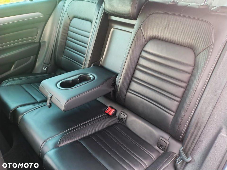 Volkswagen Passat - 11