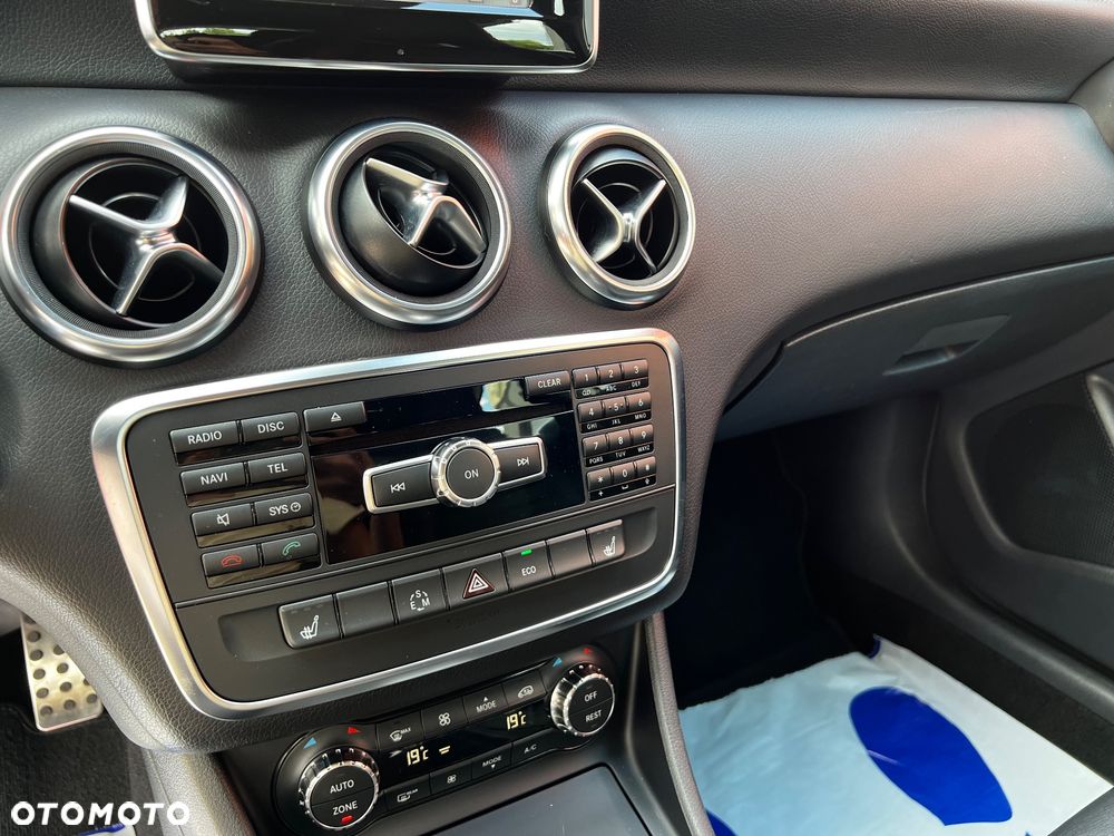 Mercedes-Benz Klasa A 250 7G-DCT AMG Line - 13