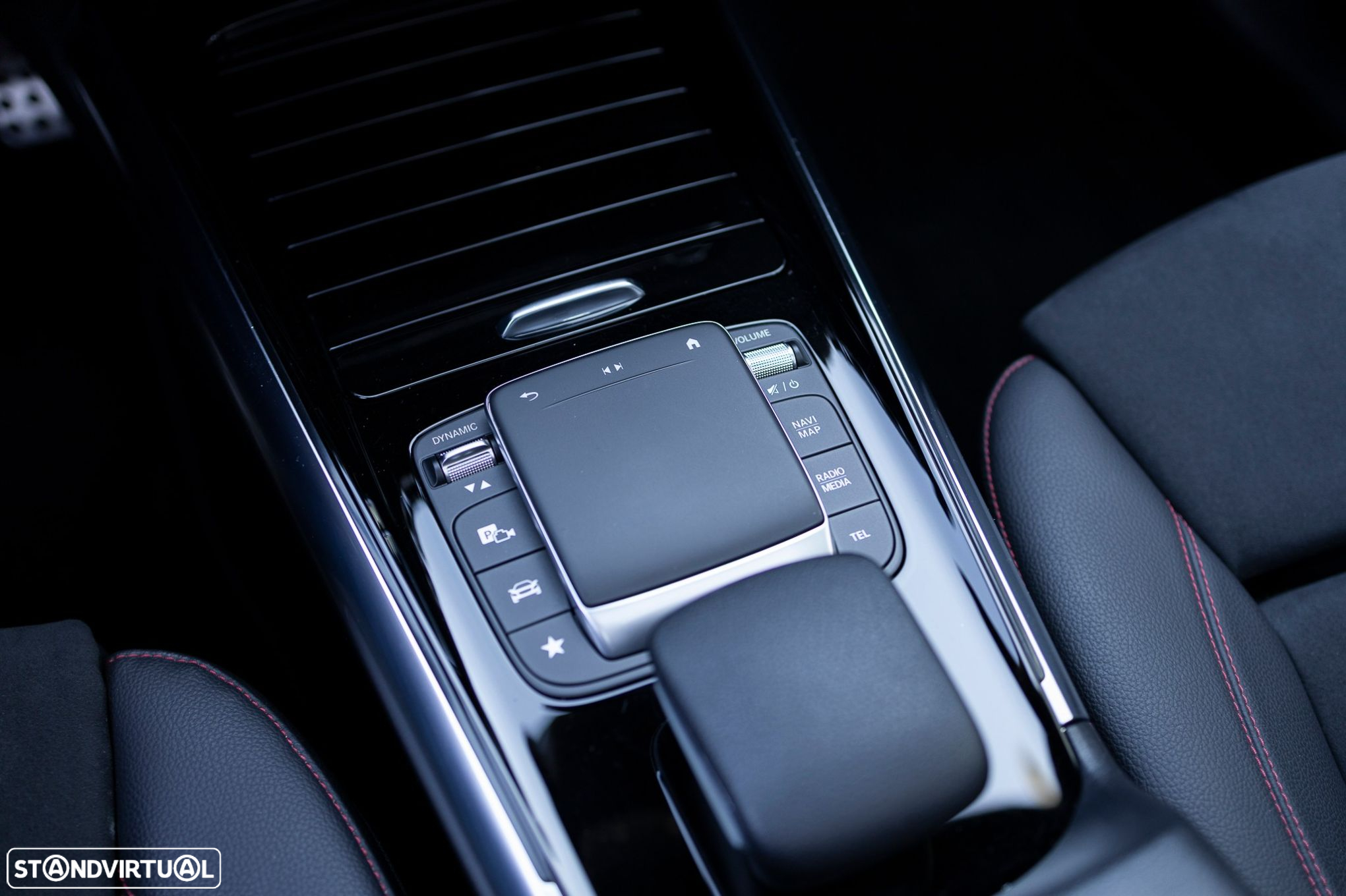 Mercedes-Benz GLA 250 e AMG Line - 38