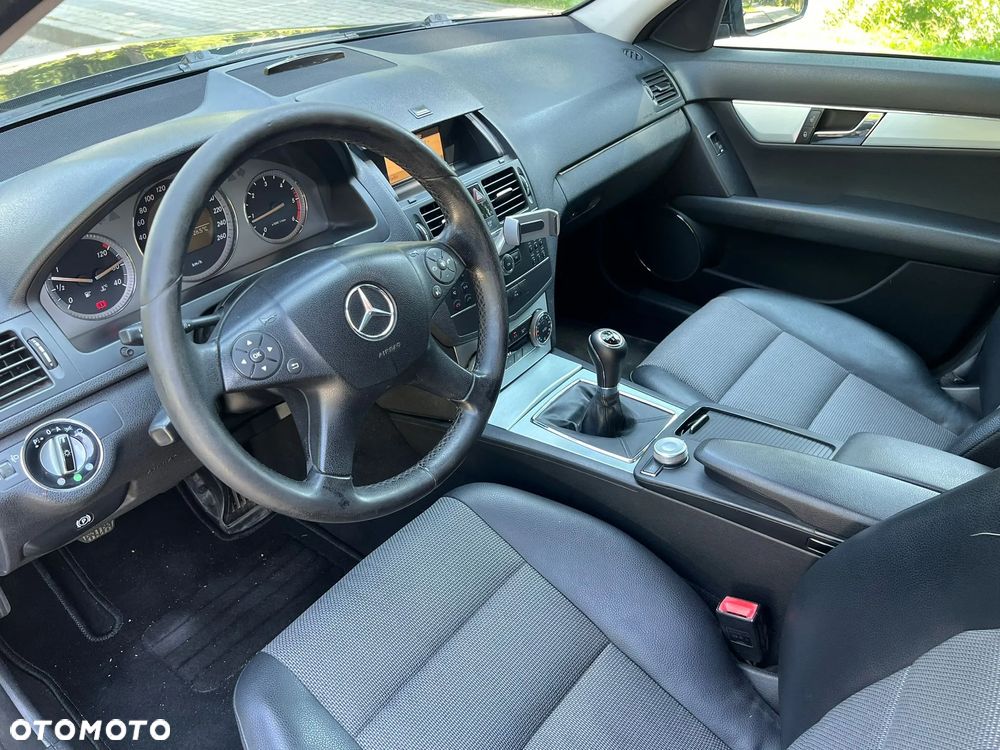 Mercedes-Benz Klasa C 220 CDI Avantgarde - 25