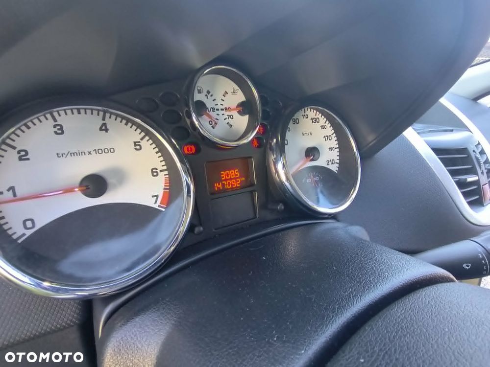Peugeot 207 - 12