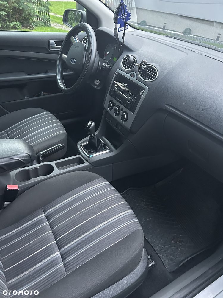 Ford Focus - 8