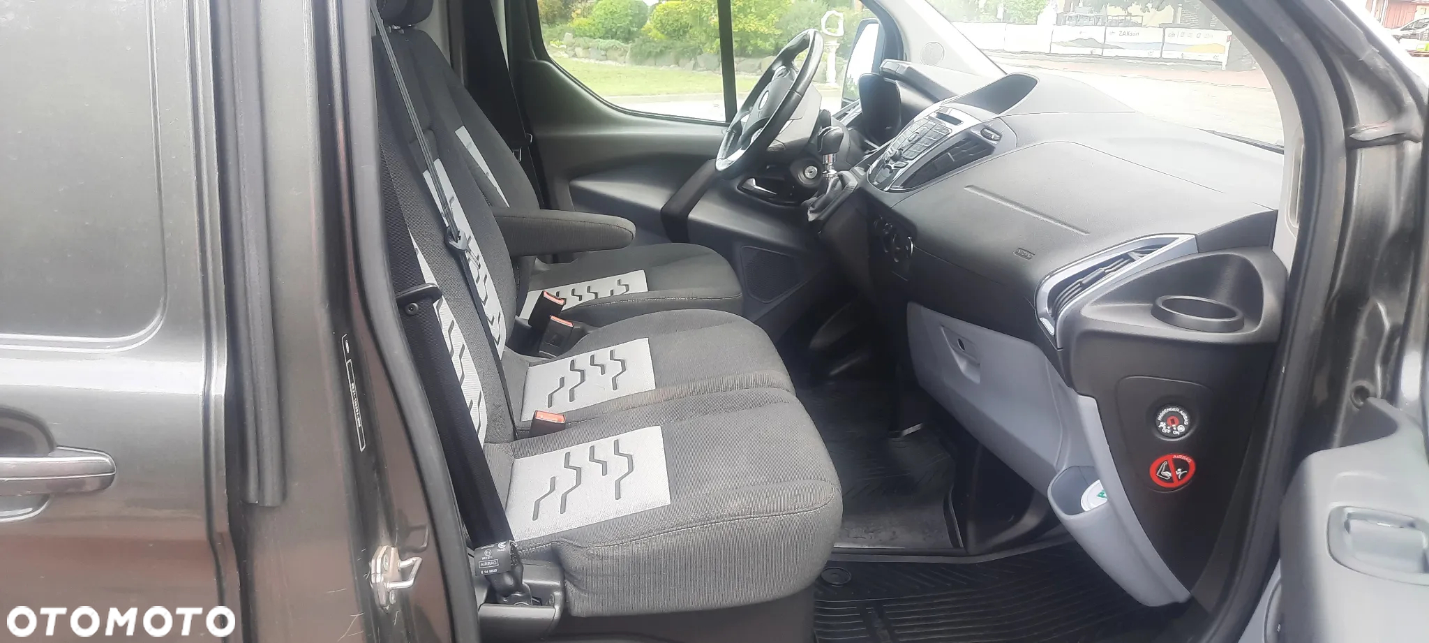 Ford TRANSIT CUSTOM - 23