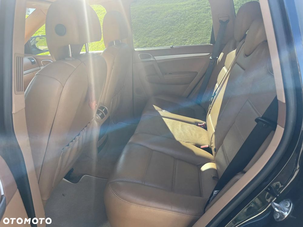 Porsche Cayenne - 12