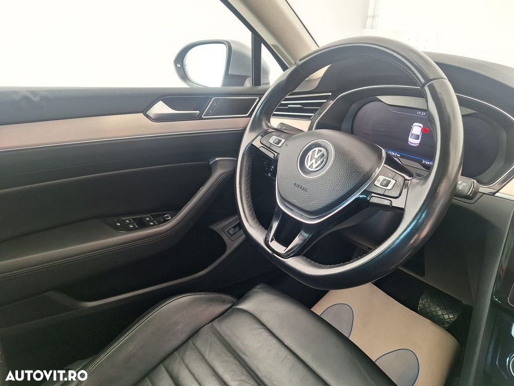Volkswagen Passat 2.0 TDI DSG Highline - 22