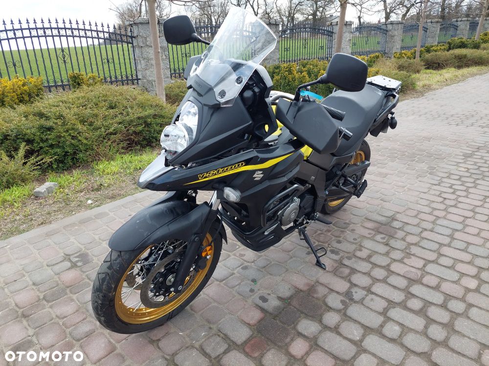 Suzuki V-STROM - 1