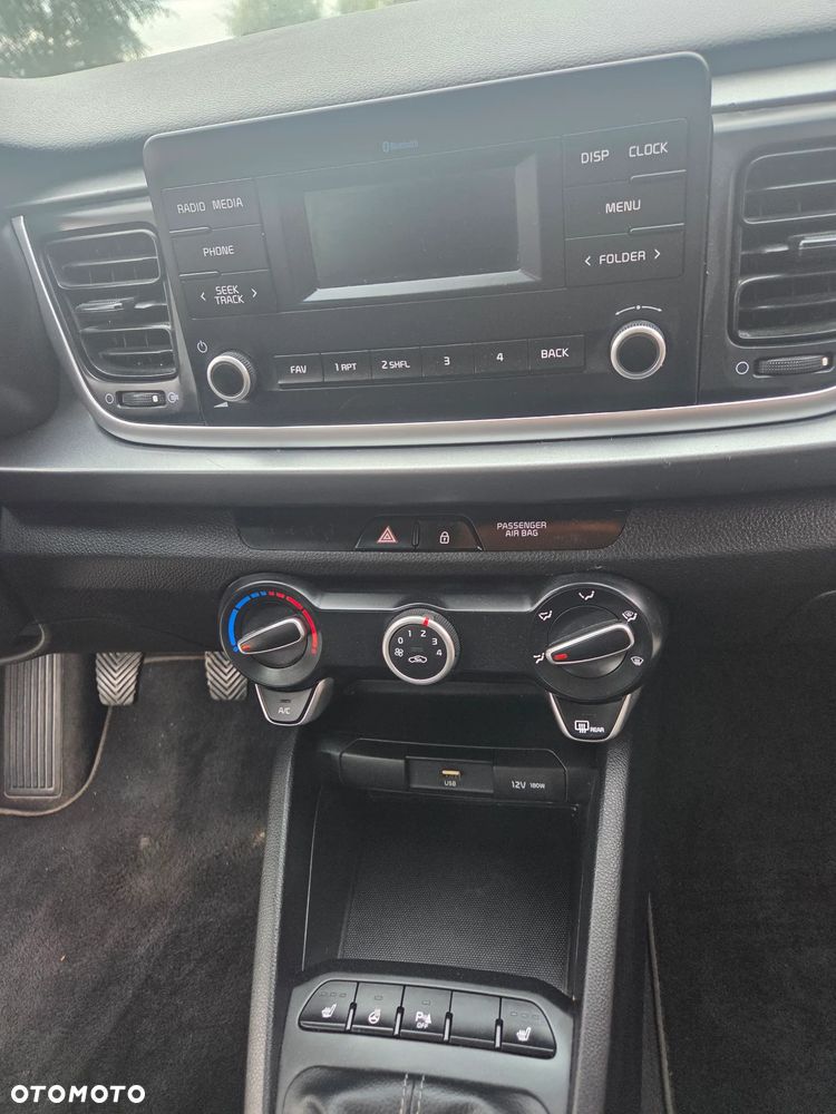 Kia Rio - 15