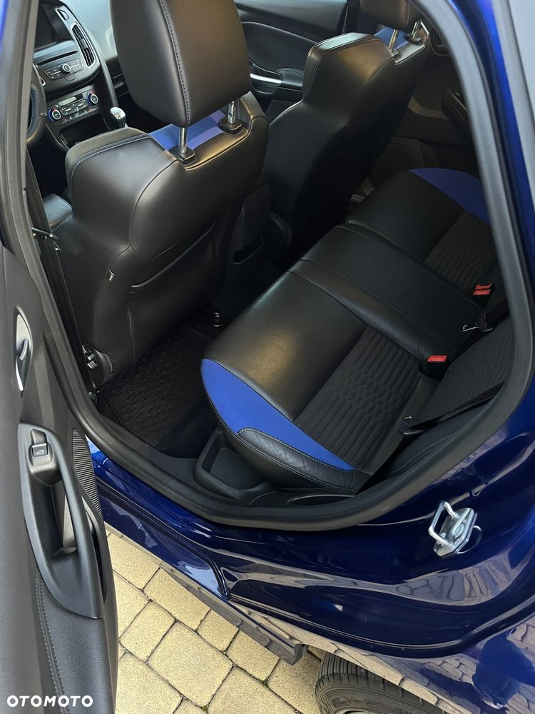 Ford Focus 2.0 TDCi ST - 11
