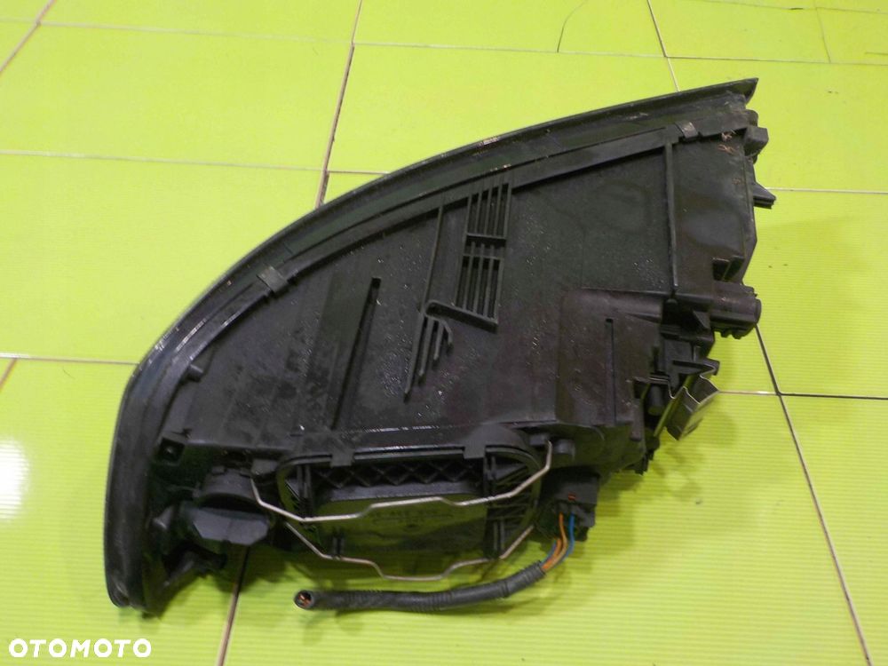 VOLVO S40 II LIFT 10r lampa prawa przod 31265701 - 5