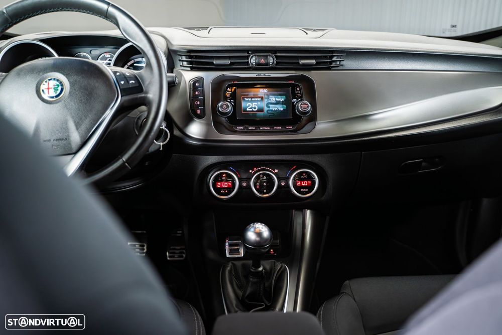 Alfa Romeo Giulietta 1.6 JTDm Exclusive - 41