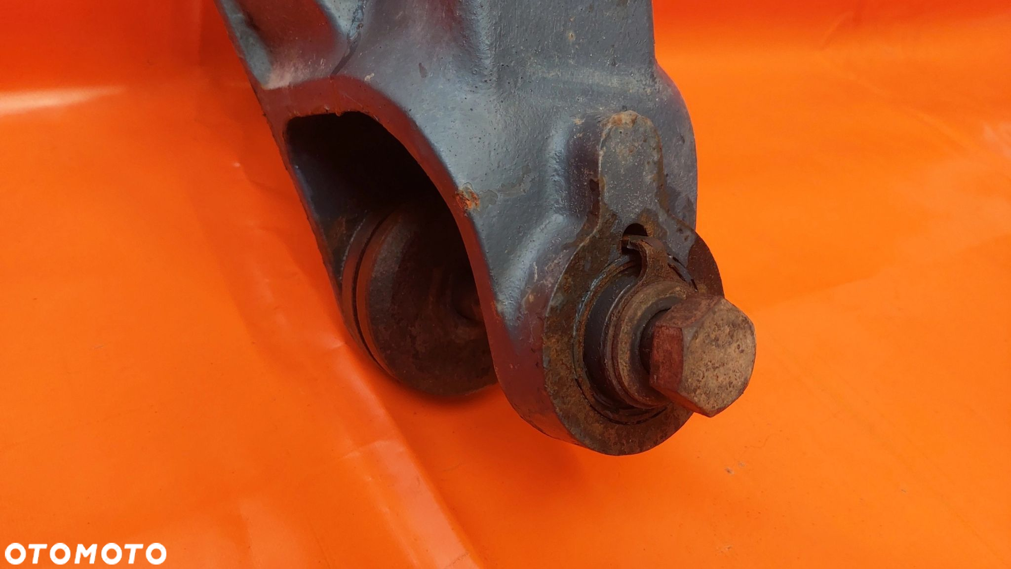 RENAULT GAMA T RANGE ŁAPA PÓŁRESORA STANDARD - 2