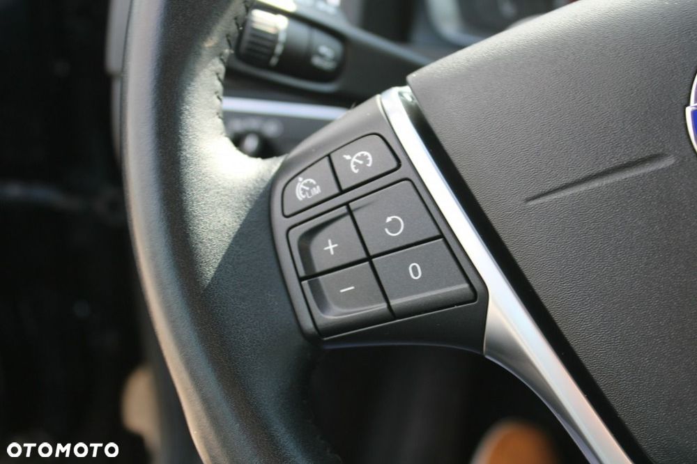 Volvo V60 Cross Country D4 Drive-E Momentum - 25