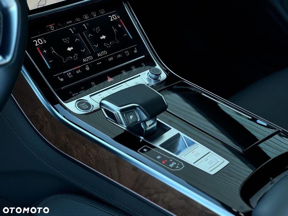 Audi A8 - 15