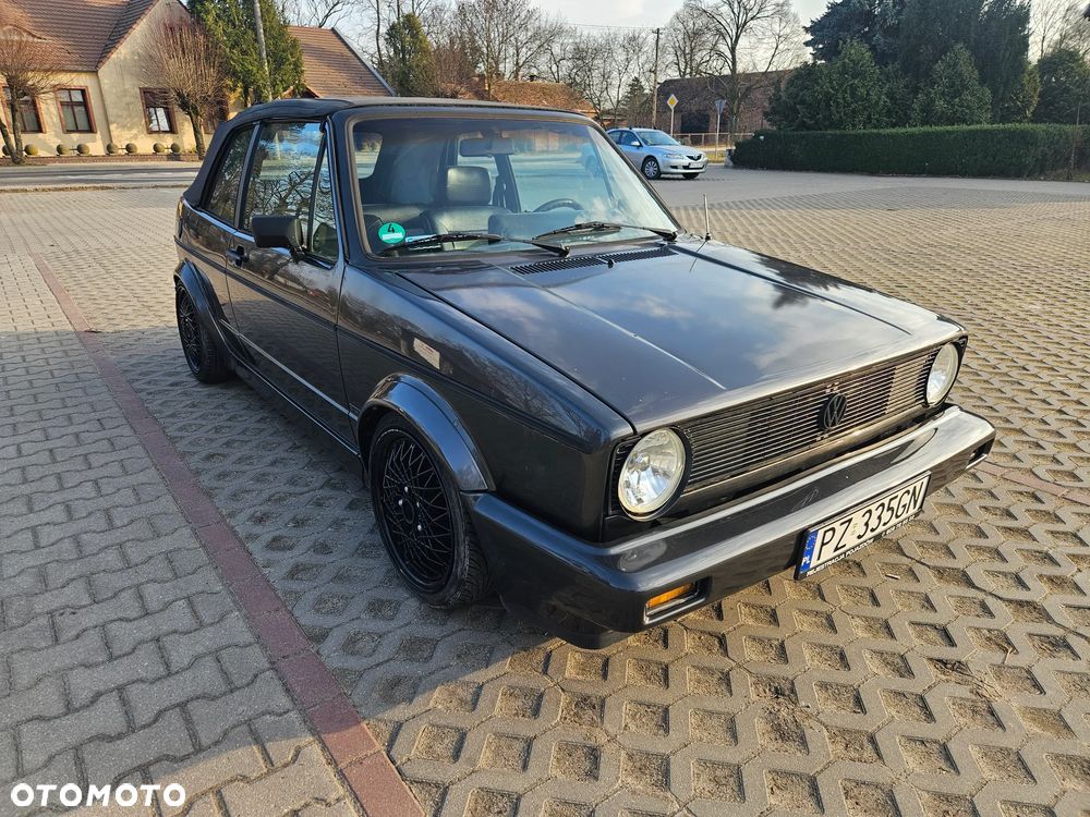 Volkswagen Golf - 1