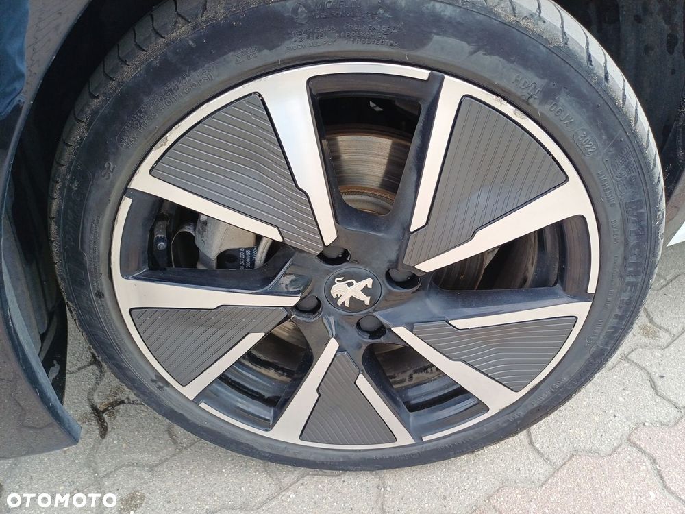 Peugeot 208 - 10