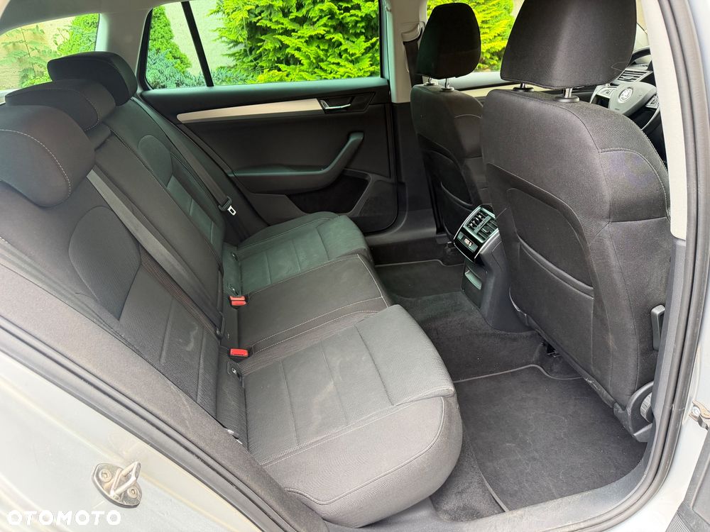 Skoda Superb 1.6 TDI GreenLine - 33