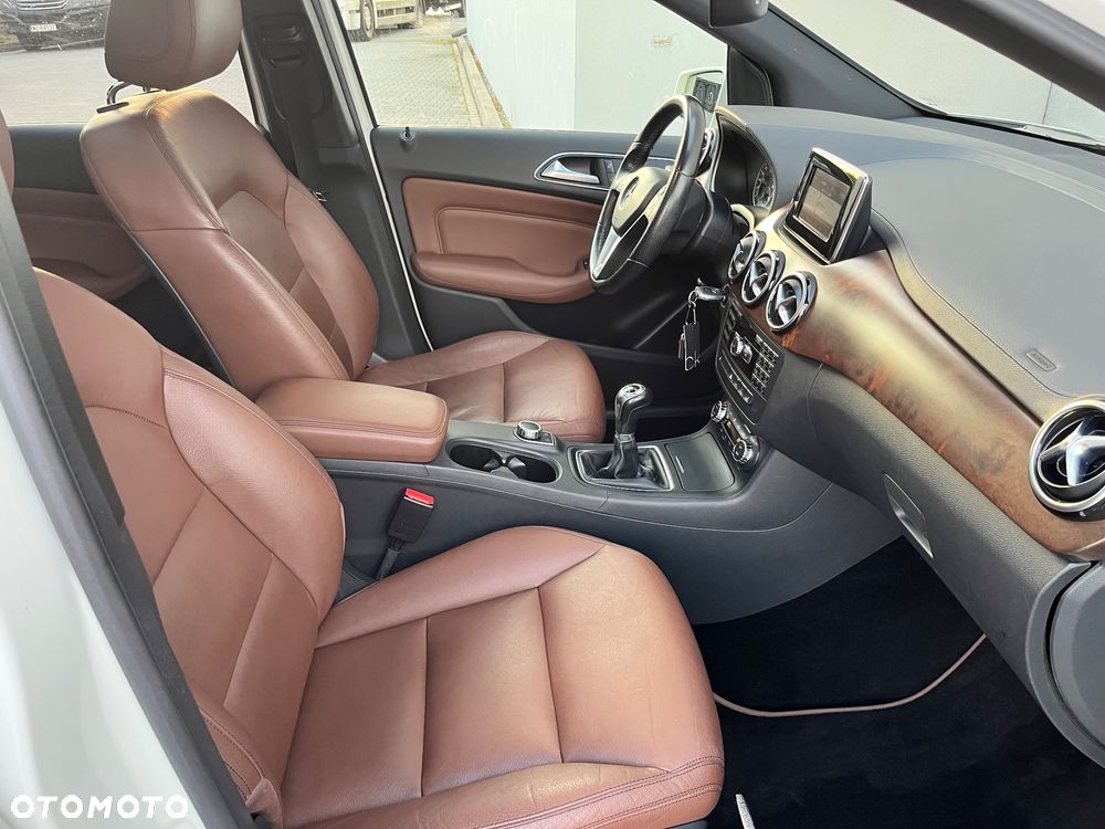 Mercedes-Benz Klasa B 200 CDI - 27