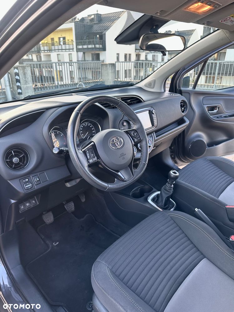 Toyota Yaris 1.5 Premium - 10