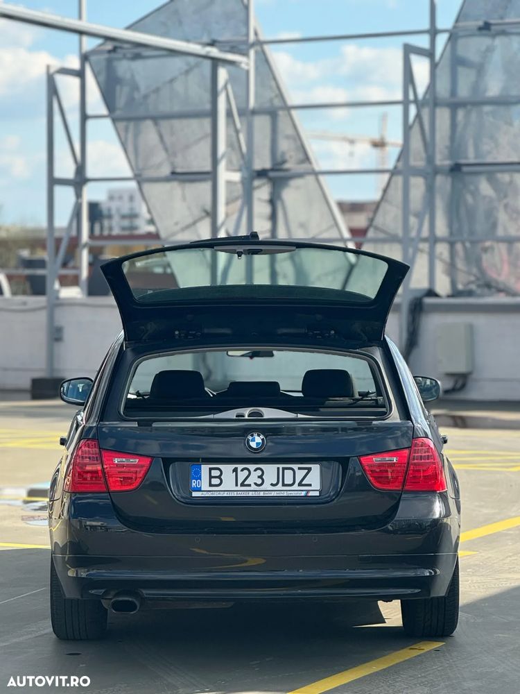 BMW Seria 3 318i Touring - 9