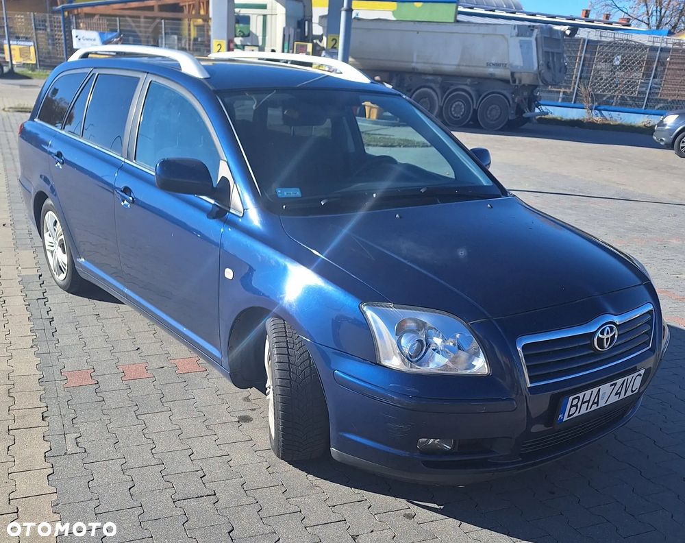 Toyota Avensis 1.8 VVT-i Sol - 1